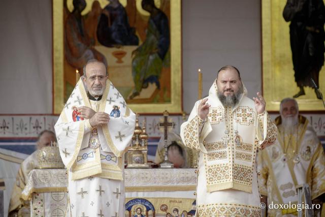 Bucuria credinței la Iași – Sfânta Liturghie în cinstea Sfintei Parascheva și a Sfântului Grigorie Palama, 2025 / Foto: Pr. Silviu Cluci Bucuria credinței la Iași – Sfânta Liturghie în cinstea Sfintei Parascheva și a Sfântului Grigorie Palama, 2025