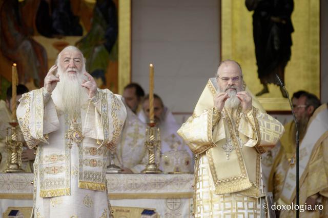 Bucuria credinței la Iași – Sfânta Liturghie în cinstea Sfintei Parascheva și a Sfântului Grigorie Palama, 2025 / Foto: Pr. Silviu Cluci Bucuria credinței la Iași – Sfânta Liturghie în cinstea Sfintei Parascheva și a Sfântului Grigorie Palama, 2025