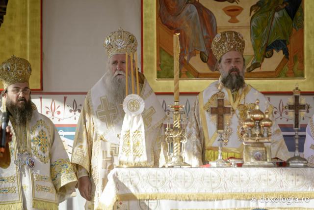 Bucuria credinței la Iași – Sfânta Liturghie în cinstea Sfintei Parascheva și a Sfântului Grigorie Palama, 2025 / Foto: Pr. Silviu Cluci Bucuria credinței la Iași – Sfânta Liturghie în cinstea Sfintei Parascheva și a Sfântului Grigorie Palama, 2025