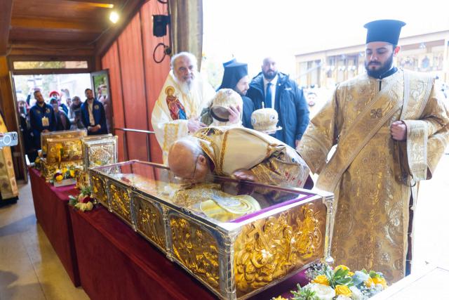 Patriarhul Ecumenic a slujit la sărbătoarea Sfântului Dimitrie cel Nou