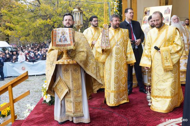 Patriarhul Ecumenic a slujit la sărbătoarea Sfântului Dimitrie cel Nou