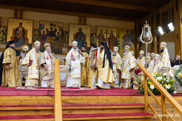 Patriarhul Ecumenic a slujit la sărbătoarea Sfântului Dimitrie cel Nou