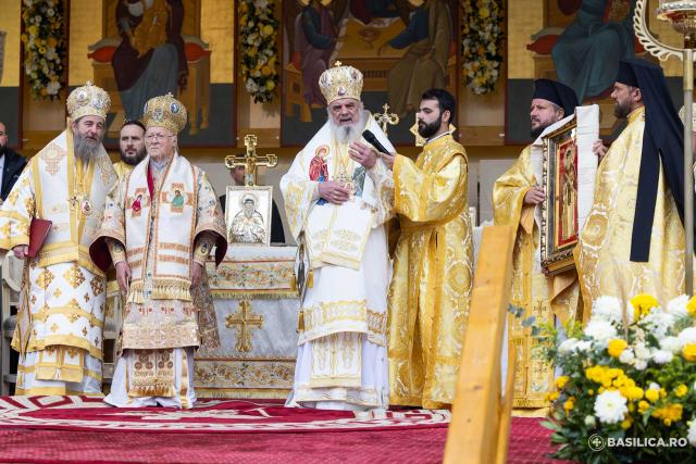 Patriarhul Ecumenic a slujit la sărbătoarea Sfântului Dimitrie cel Nou