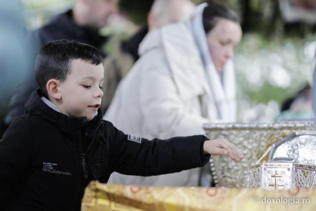 Soare, rugăciune și așteptare: jurnal de pelerin la Sfânta Cuvioasă Parascheva – Ziua a V-a