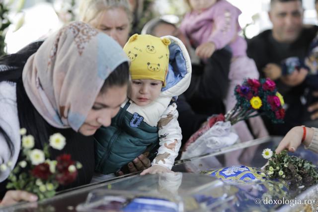 Soare, rugăciune și așteptare: jurnal de pelerin la Sfânta Cuvioasă Parascheva – Ziua a V-a