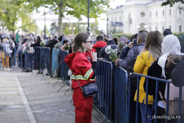 Soare, rugăciune și așteptare: jurnal de pelerin la Sfânta Cuvioasă Parascheva – Ziua a V-a
