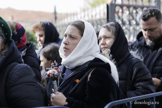 Soare, rugăciune și așteptare: jurnal de pelerin la Sfânta Cuvioasă Parascheva – Ziua a V-a