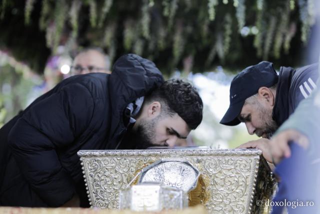 Soare, rugăciune și așteptare: jurnal de pelerin la Sfânta Cuvioasă Parascheva – Ziua a V-a