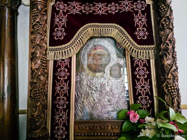 Icoana făcătoare de minuni a Maicii Domnului „Panaghia Ypseni” din Insula Rodos