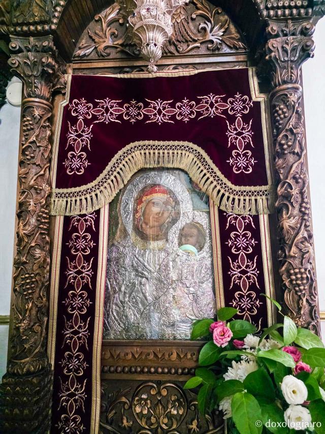 Icoana făcătoare de minuni a Maicii Domnului „Panaghia Ypseni” din Insula Rodos