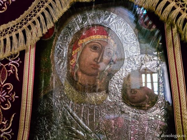 Icoana făcătoare de minuni a Maicii Domnului „Panaghia Ypseni” din Insula Rodos