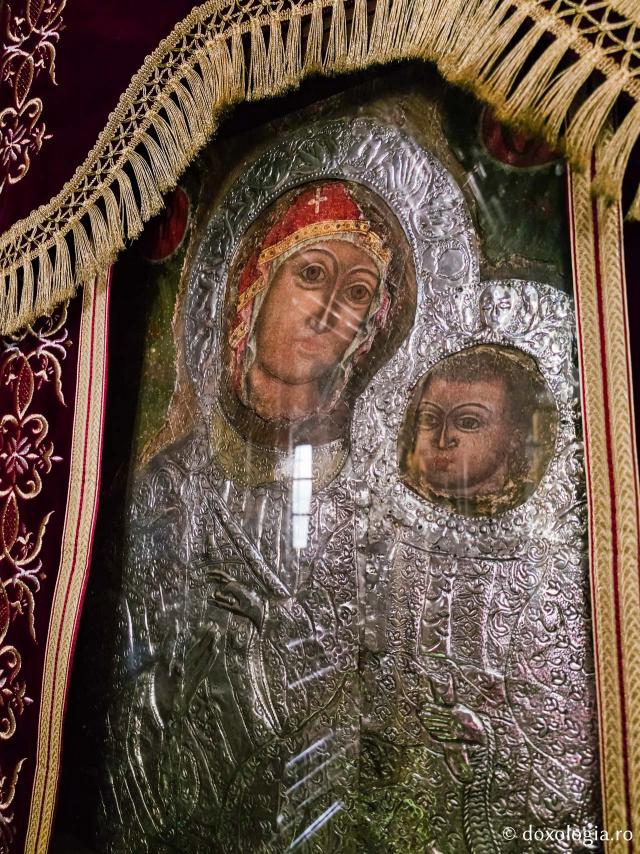 Icoana făcătoare de minuni a Maicii Domnului „Panaghia Ypseni” din Insula Rodos