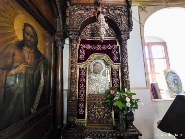 Icoana făcătoare de minuni a Maicii Domnului „Panaghia Ypseni” din Insula Rodos