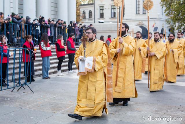 Binecuvântare arhierească la sărbătoarea Sfintei Cuvioase Parascheva – Soborul ierarhilor, 2025 / Foto: Claudiu Pântea Binecuvântare arhierească la sărbătoarea Sfintei Cuvioase Parascheva – Soborul ierarhilor, 2025