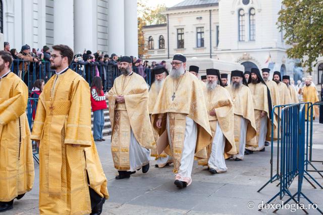 Binecuvântare arhierească la sărbătoarea Sfintei Cuvioase Parascheva – Soborul ierarhilor, 2025 / Foto: Claudiu Pântea Binecuvântare arhierească la sărbătoarea Sfintei Cuvioase Parascheva – Soborul ierarhilor, 2025