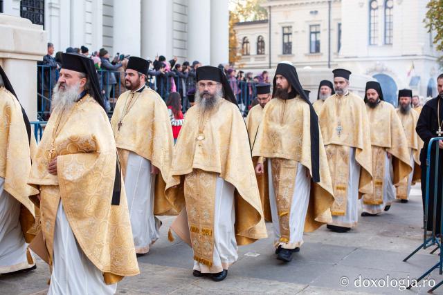 Binecuvântare arhierească la sărbătoarea Sfintei Cuvioase Parascheva – Soborul ierarhilor, 2025 / Foto: Claudiu Pântea Binecuvântare arhierească la sărbătoarea Sfintei Cuvioase Parascheva – Soborul ierarhilor, 2025