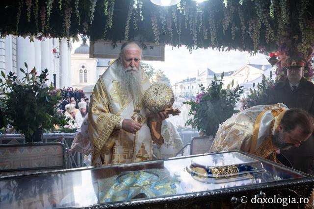 Binecuvântare arhierească la sărbătoarea Sfintei Cuvioase Parascheva – Soborul ierarhilor, 2025 / Foto: Oana Nechifor (Foto) Binecuvântare arhierească la sărbătoarea Sfintei Cuvioase Parascheva – Soborul ierarhilor, 2025