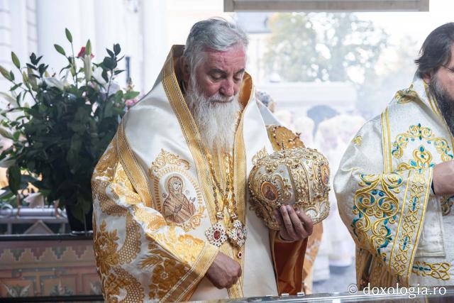 Binecuvântare arhierească la sărbătoarea Sfintei Cuvioase Parascheva – Soborul ierarhilor, 2025 / Foto: Oana Nechifor (Foto) Binecuvântare arhierească la sărbătoarea Sfintei Cuvioase Parascheva – Soborul ierarhilor, 2025