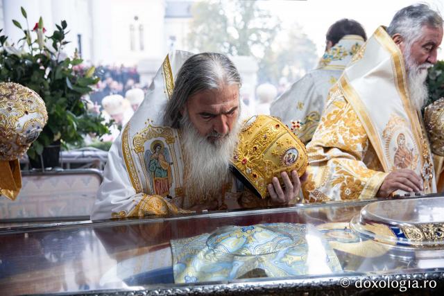 Binecuvântare arhierească la sărbătoarea Sfintei Cuvioase Parascheva – Soborul ierarhilor, 2025 / Foto: Oana Nechifor (Foto) Binecuvântare arhierească la sărbătoarea Sfintei Cuvioase Parascheva – Soborul ierarhilor, 2025