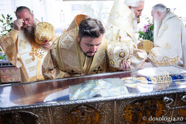 Binecuvântare arhierească la sărbătoarea Sfintei Cuvioase Parascheva – Soborul ierarhilor, 2025 / Foto: Oana Nechifor (Foto) Binecuvântare arhierească la sărbătoarea Sfintei Cuvioase Parascheva – Soborul ierarhilor, 2025