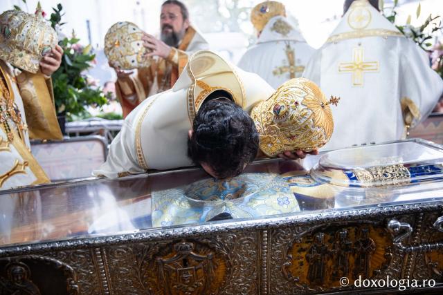 Binecuvântare arhierească la sărbătoarea Sfintei Cuvioase Parascheva – Soborul ierarhilor, 2025 / Foto: Oana Nechifor (Foto) Binecuvântare arhierească la sărbătoarea Sfintei Cuvioase Parascheva – Soborul ierarhilor, 2025
