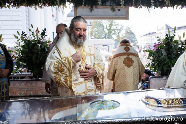 Binecuvântare arhierească la sărbătoarea Sfintei Cuvioase Parascheva – Soborul ierarhilor, 2025 / Foto: Oana Nechifor (Foto) Binecuvântare arhierească la sărbătoarea Sfintei Cuvioase Parascheva – Soborul ierarhilor, 2025