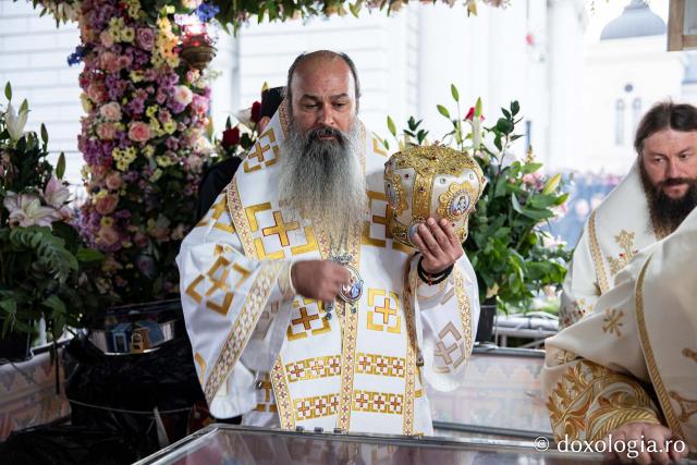 Binecuvântare arhierească la sărbătoarea Sfintei Cuvioase Parascheva – Soborul ierarhilor, 2025 / Foto: Oana Nechifor (Foto) Binecuvântare arhierească la sărbătoarea Sfintei Cuvioase Parascheva – Soborul ierarhilor, 2025