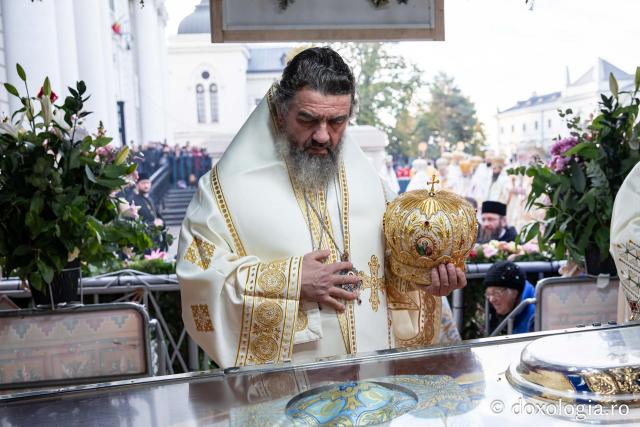 Binecuvântare arhierească la sărbătoarea Sfintei Cuvioase Parascheva – Soborul ierarhilor, 2025 / Foto: Oana Nechifor (Foto) Binecuvântare arhierească la sărbătoarea Sfintei Cuvioase Parascheva – Soborul ierarhilor, 2025