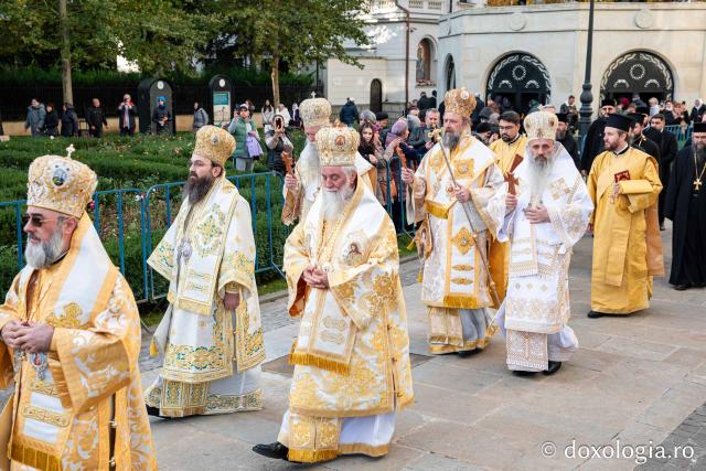 Binecuvântare arhierească la sărbătoarea Sfintei Cuvioase Parascheva – Soborul ierarhilor, 2025 / Foto: Oana Nechifor (Foto) Binecuvântare arhierească la sărbătoarea Sfintei Cuvioase Parascheva – Soborul ierarhilor, 2025