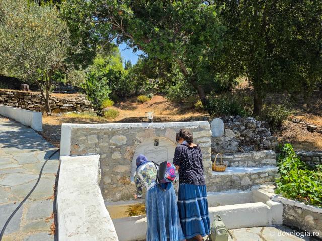 Izvorul cu apă sfințită de la Mănăstirea „Sfântul Arhanghel Mihail” Tharri din Rodos
