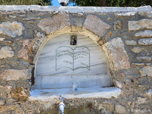 Izvorul cu apă sfințită de la Mănăstirea „Sfântul Arhanghel Mihail” Tharri din Rodos