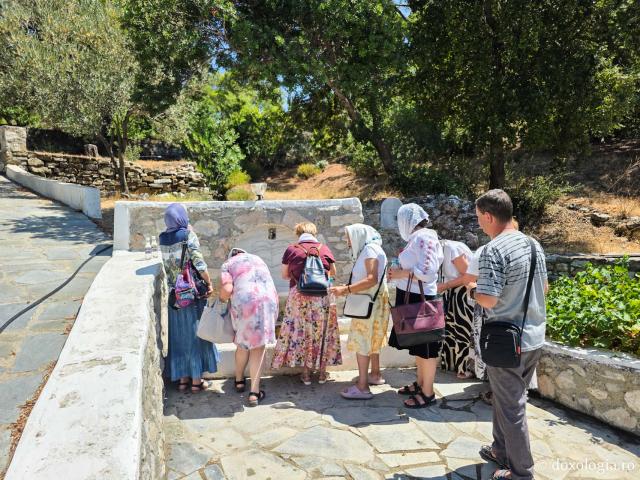 Izvorul cu apă sfințită de la Mănăstirea „Sfântul Arhanghel Mihail” Tharri din Rodos