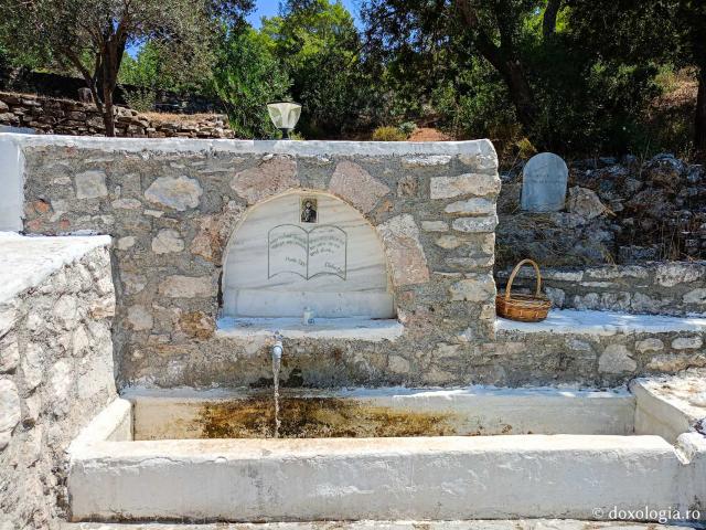 Izvorul cu apă sfințită de la Mănăstirea „Sfântul Arhanghel Mihail” Tharri din Rodos