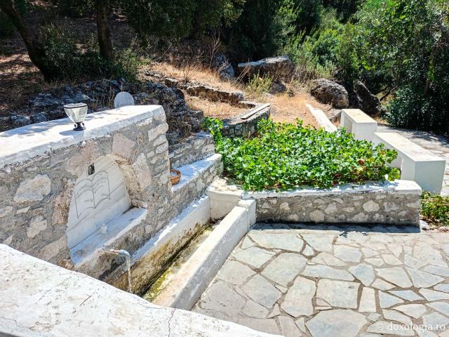Izvorul cu apă sfințită de la Mănăstirea „Sfântul Arhanghel Mihail” Tharri din Rodos
