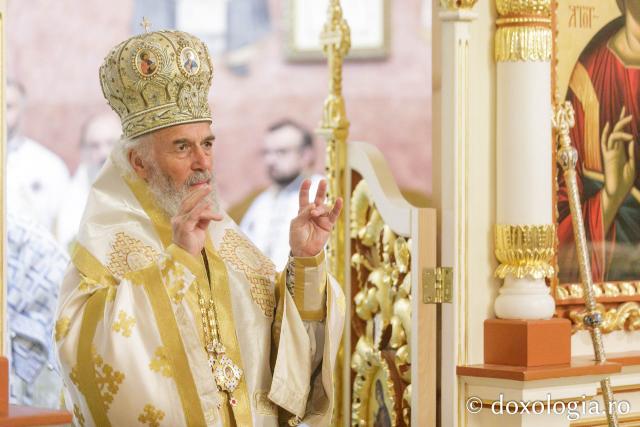 (Foto) Sfânta Liturghie de la Proclamarea Canonizării Sfântului Preot Mărturisitor Dumitru Stăniloae