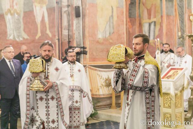 (Foto) Sfânta Liturghie de la Proclamarea Canonizării Sfântului Preot Mărturisitor Dumitru Stăniloae