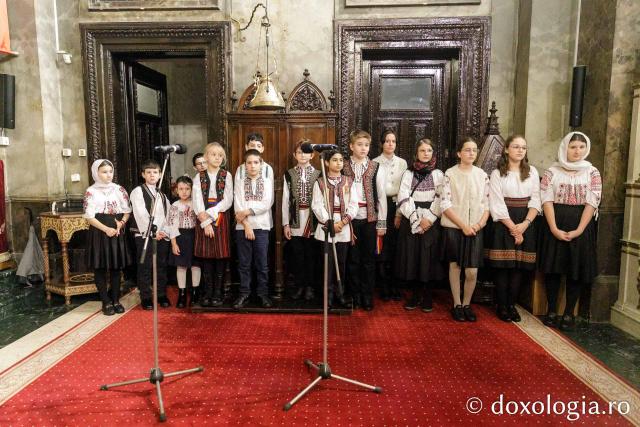 PS Damaschin Dorneanul și pelerinii Sfintei Parascheva – o primă Sfântă Liturghie în prima zi de Hram