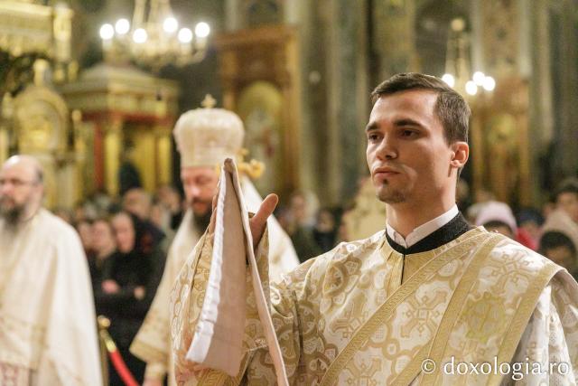 PS Damaschin Dorneanul și pelerinii Sfintei Parascheva – o primă Sfântă Liturghie în prima zi de Hram