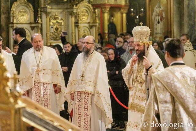 PS Damaschin Dorneanul și pelerinii Sfintei Parascheva – o primă Sfântă Liturghie în prima zi de Hram