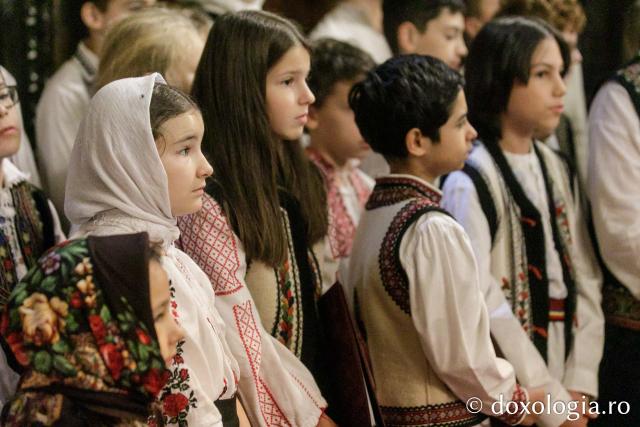 PS Damaschin Dorneanul și pelerinii Sfintei Parascheva – o primă Sfântă Liturghie în prima zi de Hram