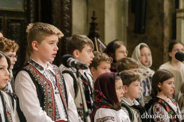 PS Damaschin Dorneanul și pelerinii Sfintei Parascheva – o primă Sfântă Liturghie în prima zi de Hram