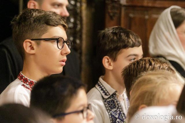 PS Damaschin Dorneanul și pelerinii Sfintei Parascheva – o primă Sfântă Liturghie în prima zi de Hram