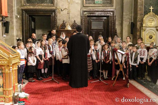 PS Damaschin Dorneanul și pelerinii Sfintei Parascheva – o primă Sfântă Liturghie în prima zi de Hram