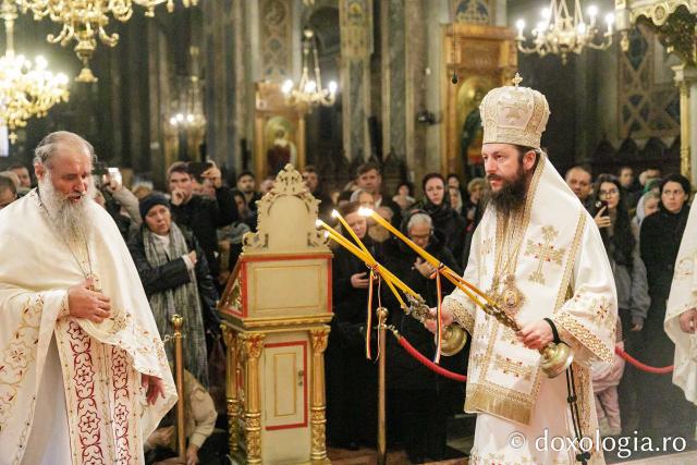 PS Damaschin Dorneanul și pelerinii Sfintei Parascheva – o primă Sfântă Liturghie în prima zi de Hram