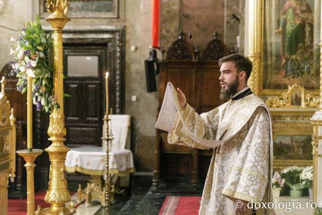 PS Damaschin Dorneanul și pelerinii Sfintei Parascheva – o primă Sfântă Liturghie în prima zi de Hram