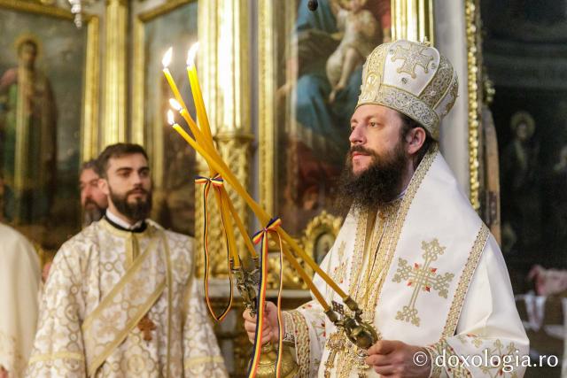 PS Damaschin Dorneanul și pelerinii Sfintei Parascheva – o primă Sfântă Liturghie în prima zi de Hram