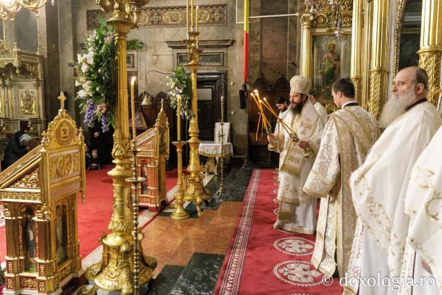 PS Damaschin Dorneanul și pelerinii Sfintei Parascheva – o primă Sfântă Liturghie în prima zi de Hram
