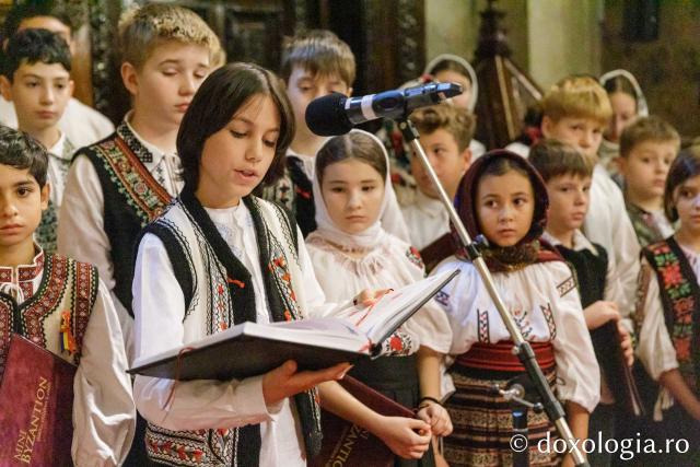 PS Damaschin Dorneanul și pelerinii Sfintei Parascheva – o primă Sfântă Liturghie în prima zi de Hram