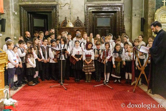 PS Damaschin Dorneanul și pelerinii Sfintei Parascheva – o primă Sfântă Liturghie în prima zi de Hram