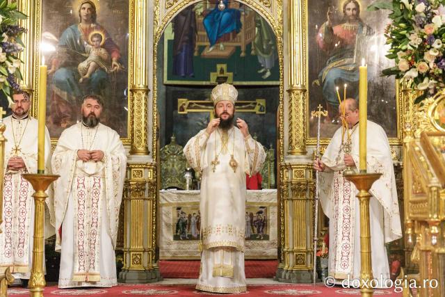 PS Damaschin Dorneanul și pelerinii Sfintei Parascheva – o primă Sfântă Liturghie în prima zi de Hram